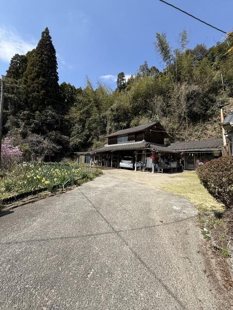 Spacious 5DK House on 2,127 sqm Land in Kirishima, Kagoshima - Thumbnail 2