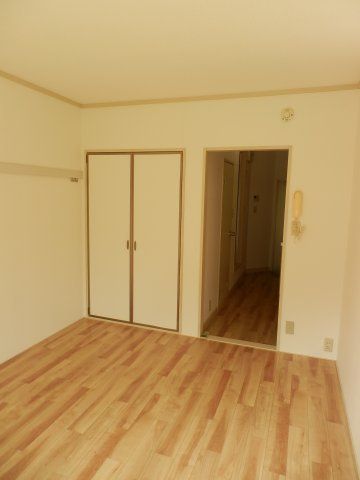 1K Apartment for Rent in Quiet Hikone, Shiga | 31,000 Yen - Thumbnail 3