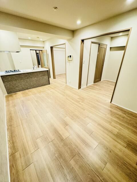 Renovated 3LDK Apartment for Sale in Koto Ward, Tokyo - Thumbnail 4