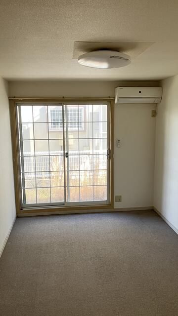 Affordable 1R Apartment for Rent in Himeji, Hyogo - 25,000 Yen - Thumbnail 4