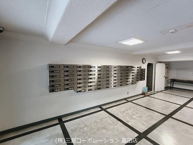 Renovated 1SLDK Apartment for Sale in Ibaraki, Osaka - Thumbnail 2