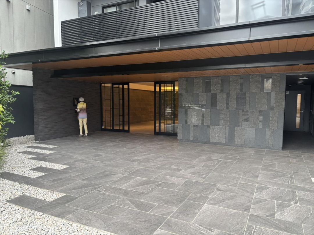 1LDK Apartment for Sale in Osaka, Steps from Ebisue Station - Thumbnail 3