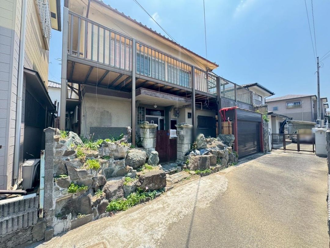 6LDK House with Fish Pond in Hannan City, Osaka | 3.6 Million Yen - Thumbnail 3