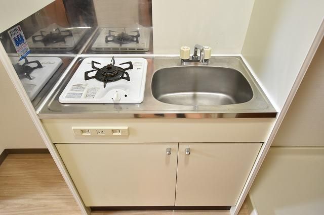 1K Apartment for Rent in Suita, Osaka - Near Kandaibashi Station - Thumbnail 4