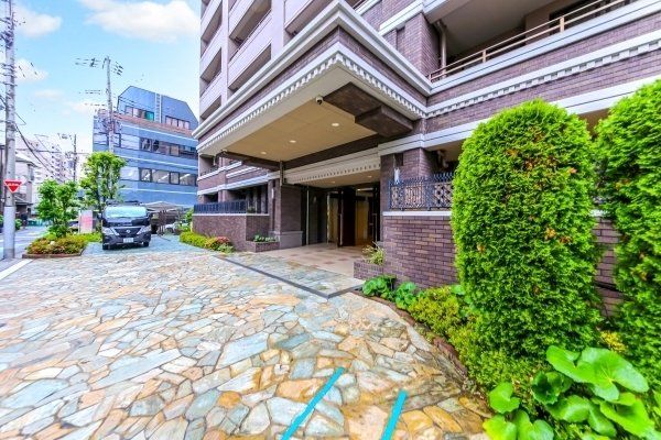 2LDK Apartment for Sale in Nishi-Nippori, Arakawa-ku, Tokyo - Thumbnail 2