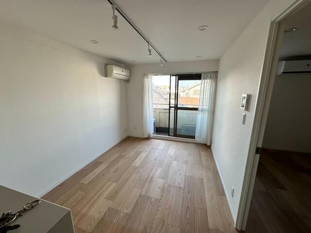 1LDK Apartment for Sale in Suginami, Tokyo - Renovated 2024 - Thumbnail 3
