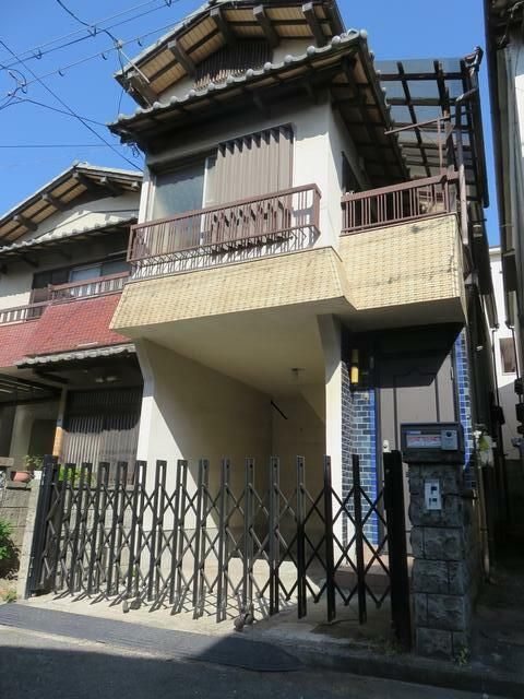 4DK Detached House for Sale in Sakai, Osaka - 1977 Build - Image 1