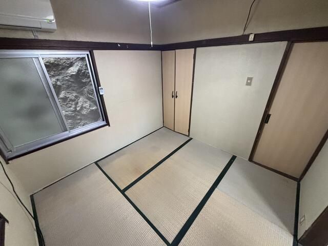 1K Apartment for Rent in Nagata, Kobe - 20,000 Yen, No Deposit - Thumbnail 3