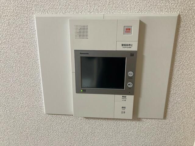 Renovated Studio Apartment for Sale in Mitaka, Tokyo - 6.75% Yield - Thumbnail 4