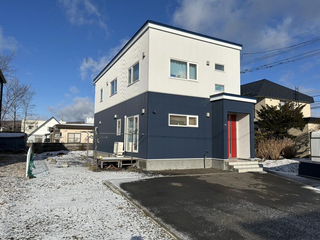 2022-Built 4LDK House in Shinhidaka, Hokkaido for Sale - Thumbnail 2