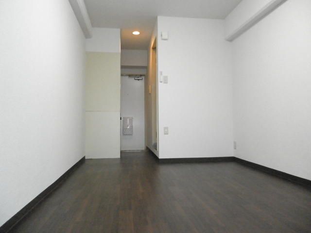 Affordable 1R Apartment for Rent in Tokushima City, Tokushima - Thumbnail 4