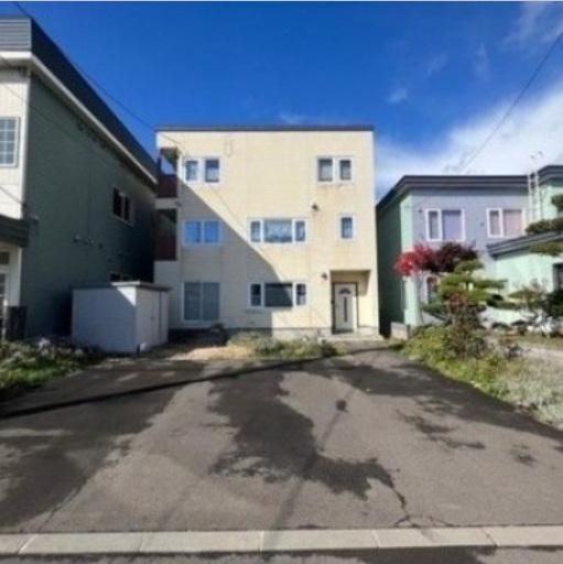 6LDK 3-Story House with Shop/Office Potential in Ebetsu, Hokkaido - Thumbnail 2