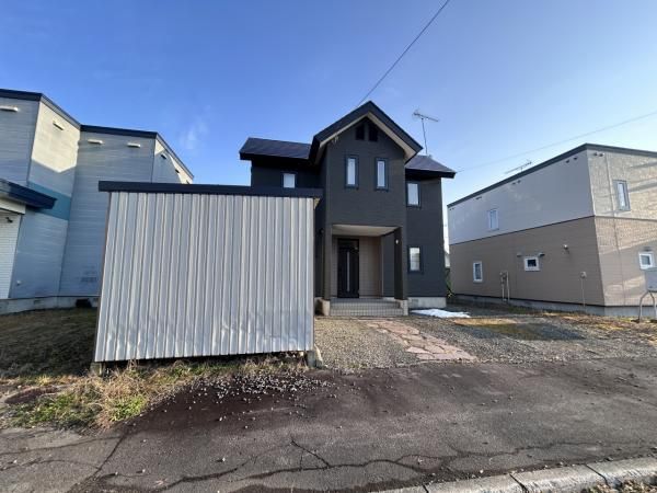 Renovated 3LDK House for Sale in Takasu, Asahikawa, Hokkaido - Thumbnail 3
