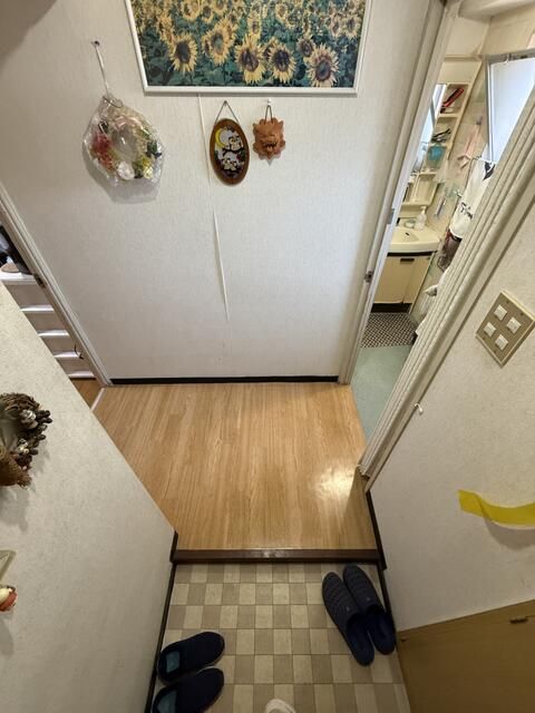 3LDK Apartment for Sale in Wakayama City - 61.05 sqm - Image 1