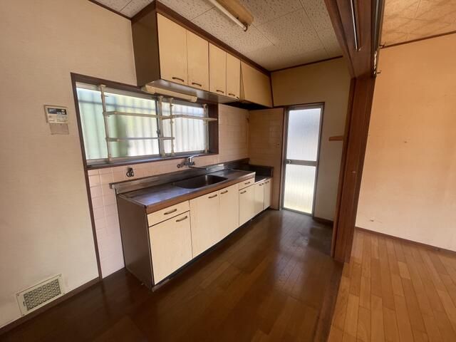 Used 4LDK Detached House in Kitaibaraki, Ibaraki - 204.87 sqm Land - Thumbnail 4