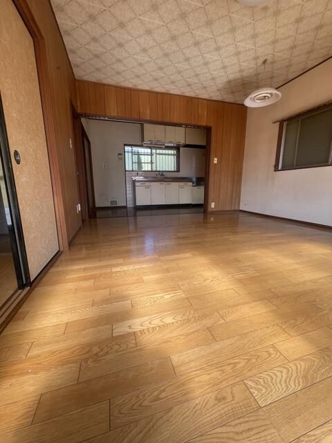 Used 4LDK Detached House in Kitaibaraki, Ibaraki - 204.87 sqm Land - Thumbnail 2