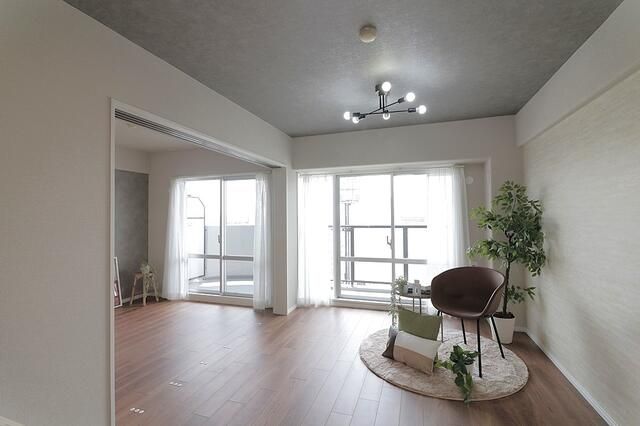 Renovated 3LDK Apartment near Yokozutsumi Station, Osaka - Thumbnail 3