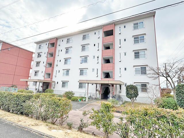 Renovated 2LDK Apartment for Sale in Isehara, Kanagawa - Thumbnail 2
