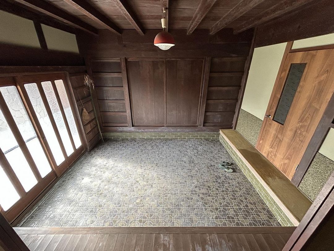 10LDK House for Sale in Saijo, Ehime - 155.36 sqm - Thumbnail 2