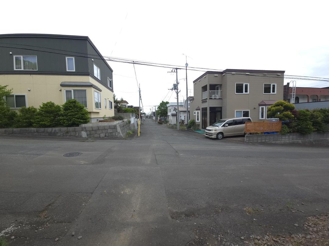5LDK House for Sale in Sapporo's Nishi Ward - 2016 Build - Thumbnail 3