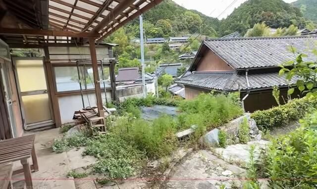 Used 5K House with Field in Chihayaakasaka, Osaka - Thumbnail 3