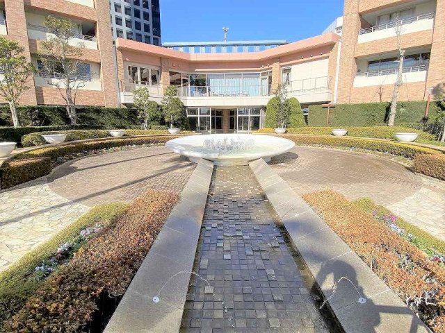 2LDK Apartment for Sale Near Shin-Urayasu Station in Urayasu - Thumbnail 2