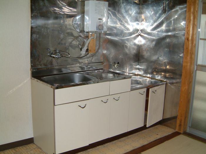 2DK Maisonette Apartment for Rent in Quiet Yonago, Shimane - Thumbnail 3