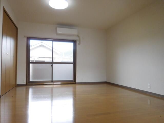 1LDK Apartment for Sale in Kainan, Wakayama - 2020 Renovation - Thumbnail 4