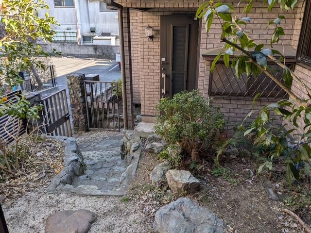 7DK Family House for Sale in Zushi, Kanagawa with Large Garden - Thumbnail 3