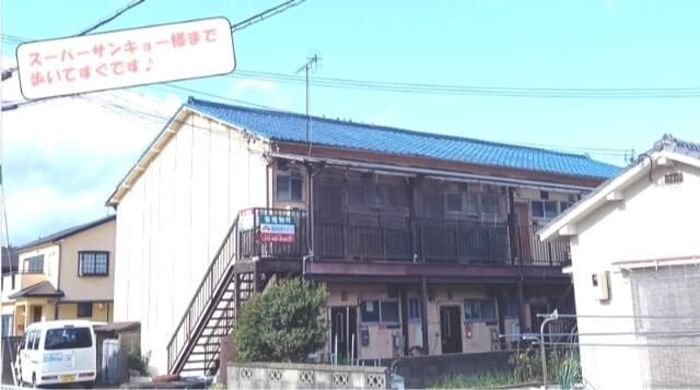 Renovated 2K Apartment for Rent in Wakayama City, Wakayama - Image 1