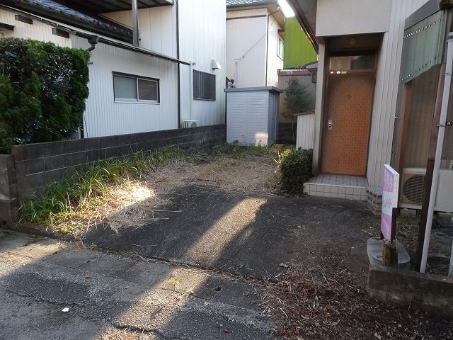 3DK Detached House for Sale in Komatsushima, Tokushima - Thumbnail 2
