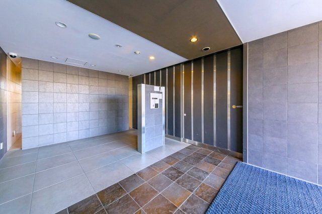 3LDK Ocean View Apartment for Sale in Chiba City - Image 1