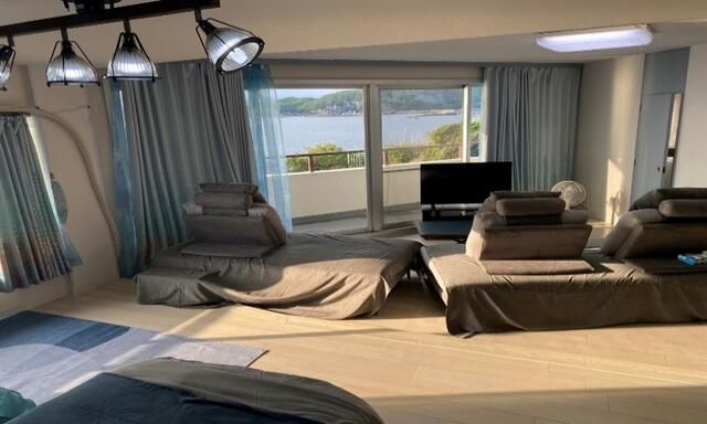 Renovated 1LDK Resort Condo with Hot Spring in Shirahama, Wakayama - Thumbnail 2