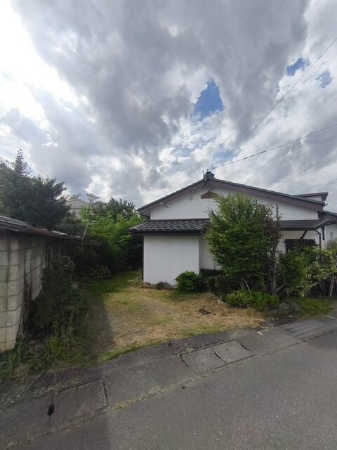 5LDK Detached House for Sale in Ueda, Nagano - Akiya Bank Property - Thumbnail 2