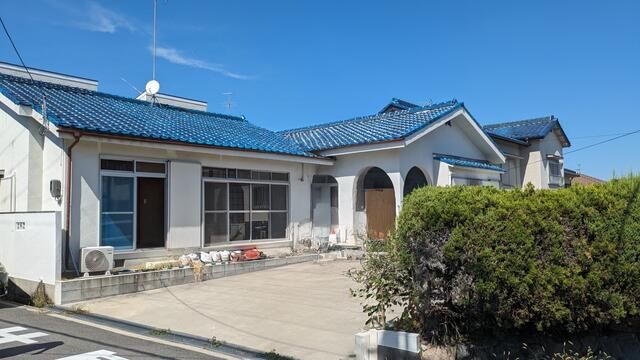 84-Tsubo Corner Lot Single-Story House in Hirakata, Osaka - Thumbnail 2