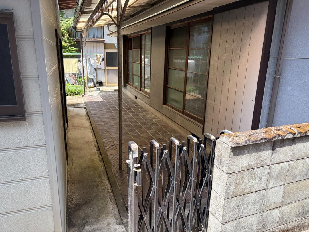 Compact 3DK House for Sale in Kotohira, Kagawa - Thumbnail 2