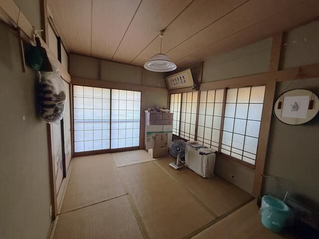 Single-Story 2DK Wooden House for Sale in Izu no Kuni, Shizuoka - Thumbnail 3