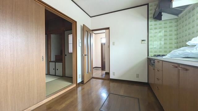 For Sale: 3DK Detached House in Kumatori, Osaka - Investment Property - Thumbnail 3