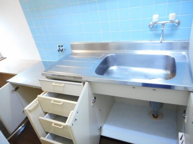 1K Apartment for Rent in Kikugawa, Shizuoka - 19,000 Yen - Thumbnail 2