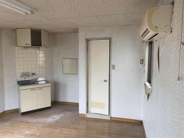 Affordable Studio Apartment for Rent in Suita, Osaka | No Deposit - Thumbnail 2