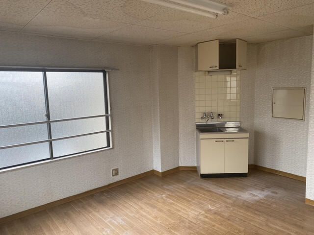 Affordable Studio Apartment for Rent in Suita, Osaka | No Deposit - Thumbnail 4