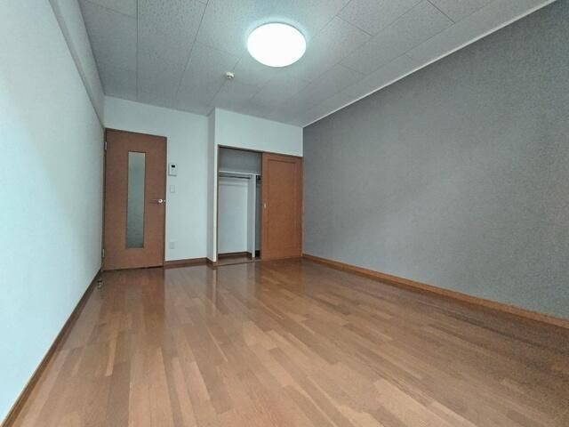 1K Apartment for Rent near Ishibashi Station, Ikeda, Osaka - Thumbnail 4