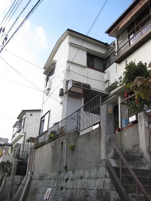 1R Apartment for Rent near Itadori Station, Kobe - Image 1