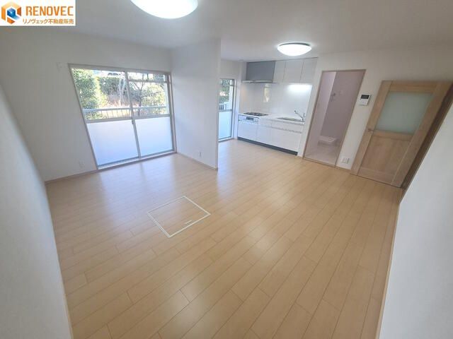 Renovated 2LDK Apartment for Sale Near Sengaguchi Station, Sakai - Thumbnail 4