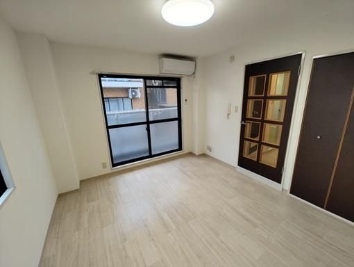 1K Apartment for Rent near Senrioka Station, Settsu City, Osaka - Thumbnail 3