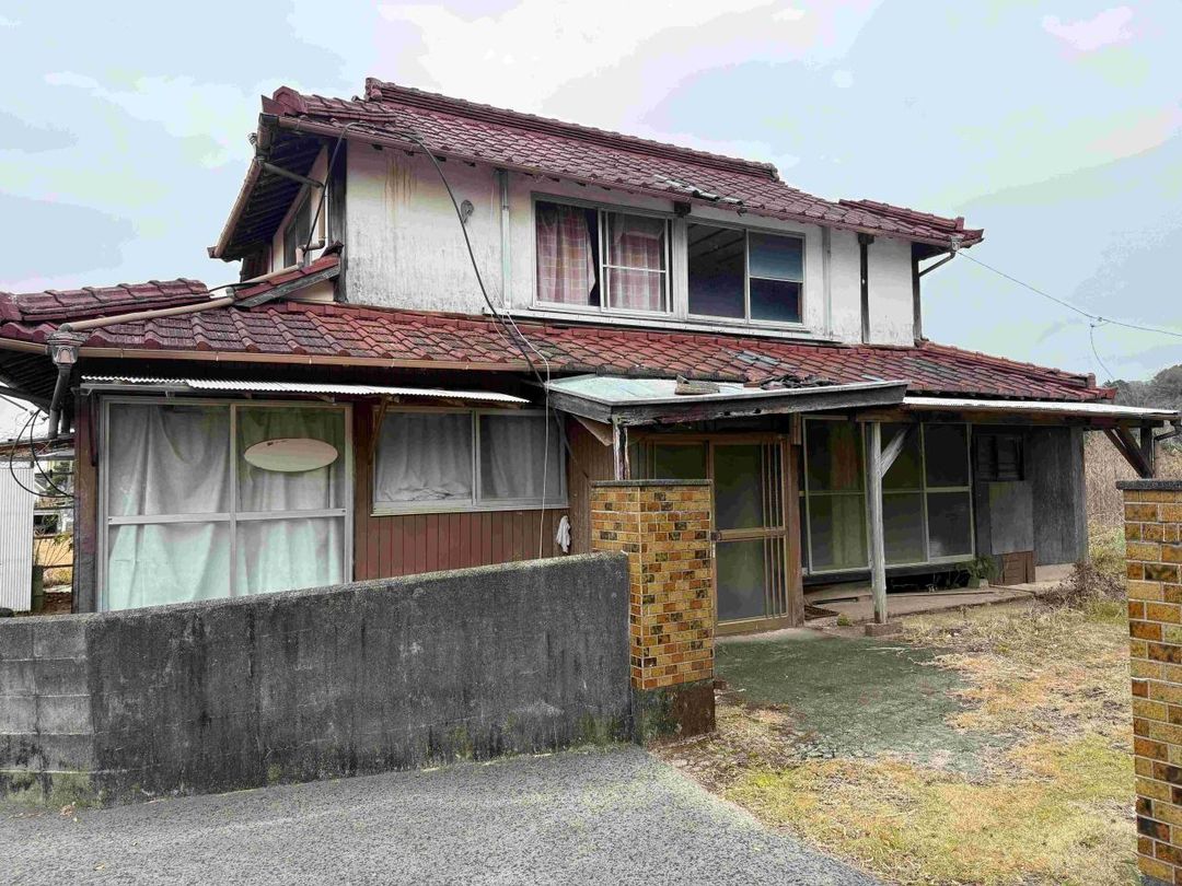 293 Tsubo Land with 5DK House for Renovation in Uto, Kumamoto - Thumbnail 3