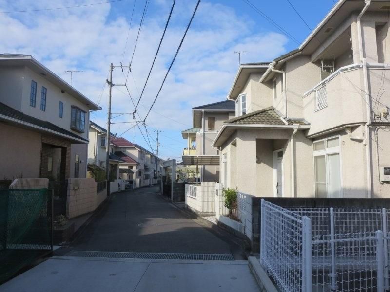 4LDK Used Detached House in Matsuyama City, Ehime - Thumbnail 3