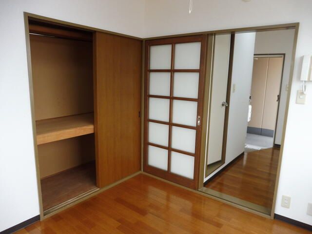1K Apartment for Rent in Toyama City, Near Koizumicho Station - Thumbnail 2