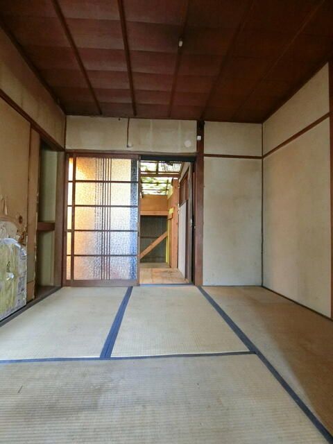 2.4 Million Yen Terrace House for Sale in Kyoto's Yamashina Ward - Thumbnail 4