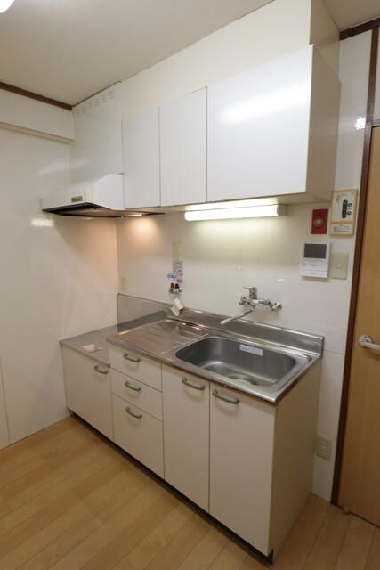 Kagoshima City Studio Apartment for Sale Near Stations & Aquarium - Thumbnail 3